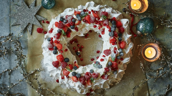Pavlova s ovocím