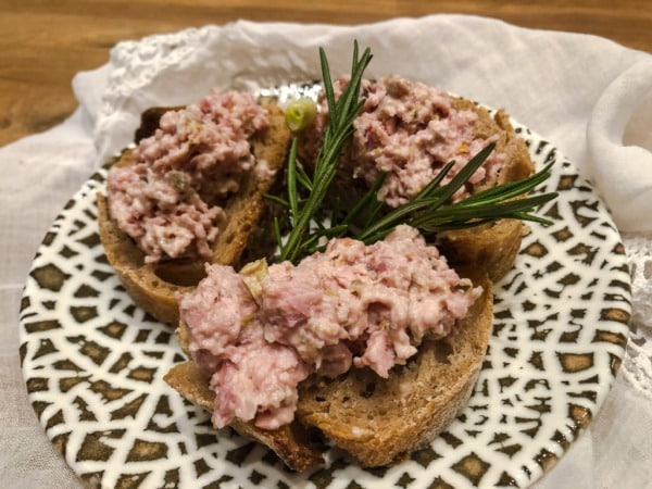 Chlebíčky s nátierkou obuvnícky mls.