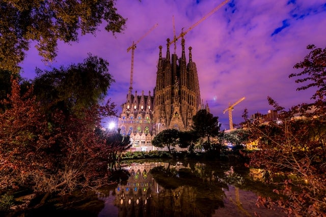 Stavba chrámu Sagrada Familia v Barcelone