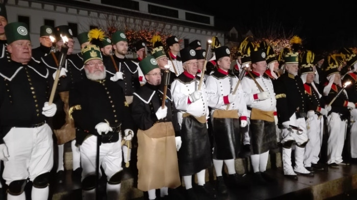Banícky sprievod s pochodňami.