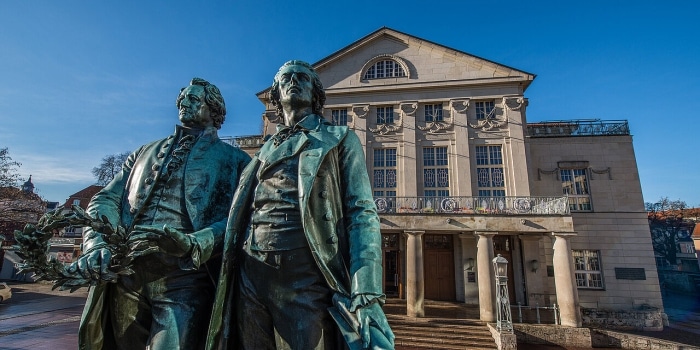 Pamätník Goetha a Schillera vo Weimare.